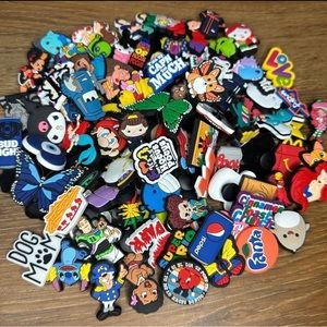 Croc charms 150 pc random